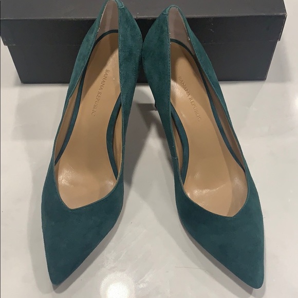 green suede court shoes
